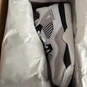 Youth retro 4 Nike Jordan new